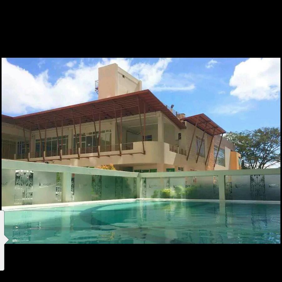 タガイタイLight And Chic - Tagaytay Vacation Padアパートメント エクステリア 写真